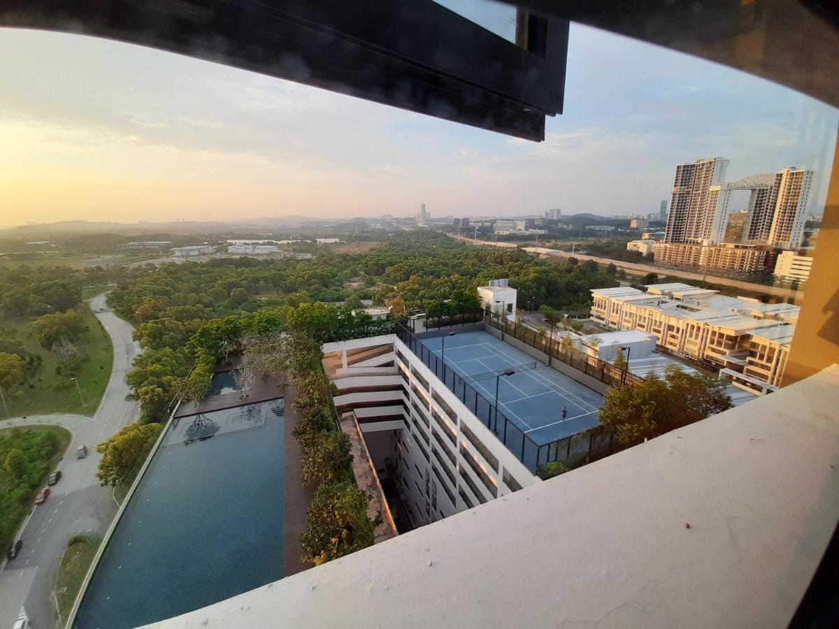 Апартаменты Mycozysoho With Excellent Swimming Pool View Сайберджая Экстерьер фото